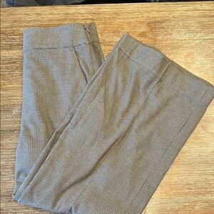 Wide leg, cropped Houndstooth Pants